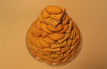 نان كنجدي، پسته ايي  - ظرف طلقی